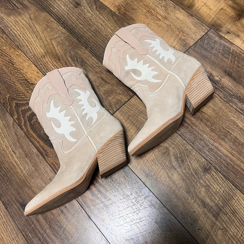 Dolce Vita Landen Dune Suede boots